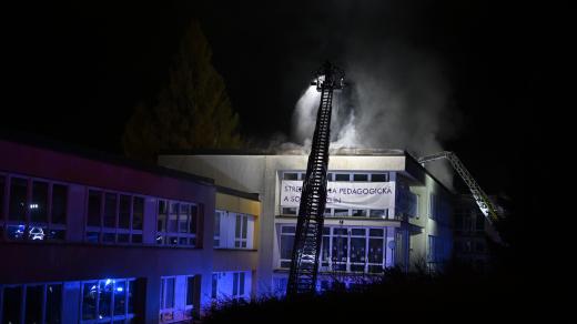 Hašení Střední školy pedagogické a sociální (archivní foto)
