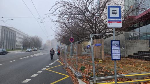 Zastávka u Moravské zemské knihovny vznikla jako součást letošní velké rekonstrukce Kounicovy ulice