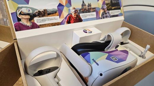 Senioři v novém domově ve Velké Bíteši teď můžou cestovat po celém světě pomocí virtuální reality