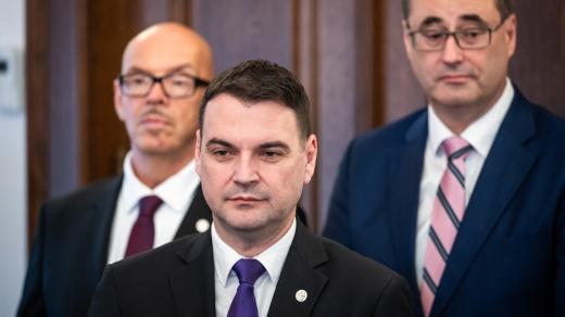 Zleva Motoristé Oto Klempíř, Petr Macinka a Boris Šťastný s hnutí ANO a SPD