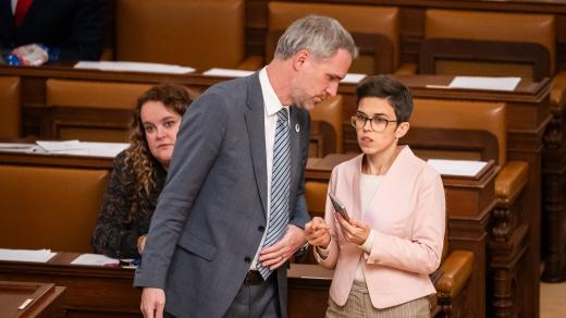 Zdeněk Hřib a Olga Richterová (oba Piráti) ve Sněmovně