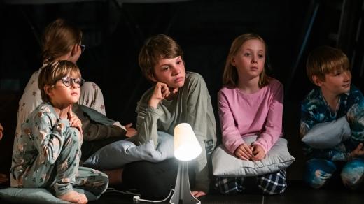 Dismančata vystoupila na festivalu Mami, tati, dějou se věci ve Velkém mlýně v Libni, září 2025