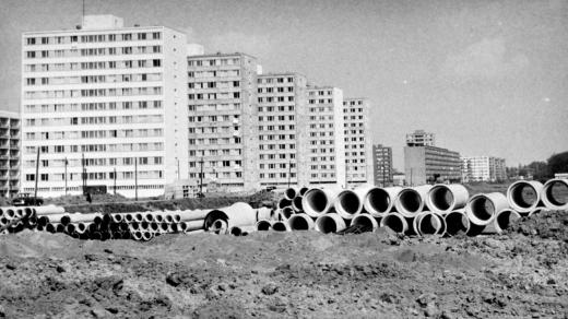 Dokončované pardubické Polabiny II v roce 1968