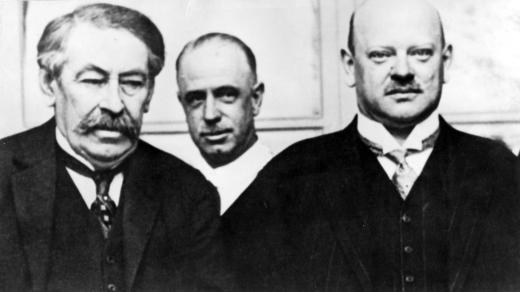 Aristide Briand a Gustav Stresemann na konferenci v Locarnu