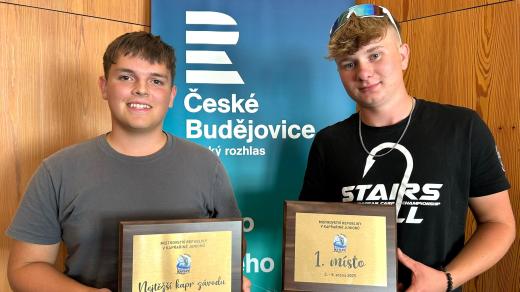 Václav Doležal a Filip Kreps, juniorští mistři Evropy v lovu kaprů