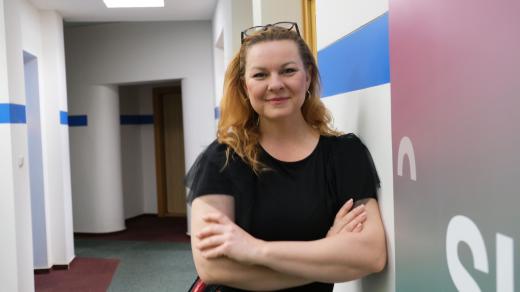 Milena Dobrovolná ve studiu Českého rozhlasu Hradec Králové