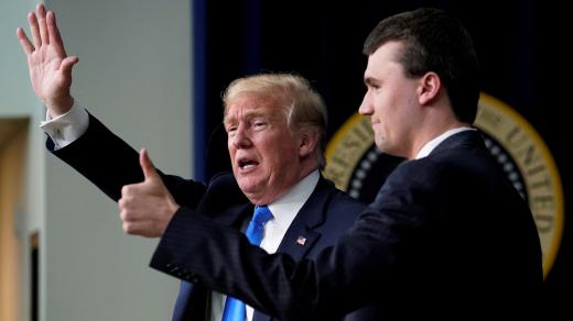 Kirk a Donald Trump po živém rozhovoru na mládežnickém fóru Generation Next v Bílém domě (22. března 2018)