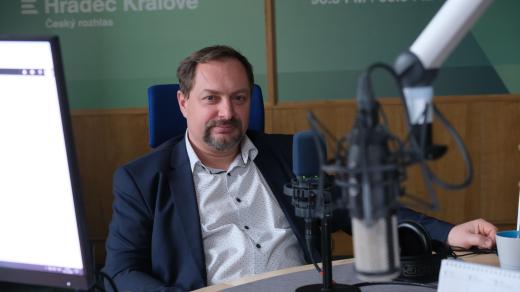Martin Horák ve studiu Českého rozhlasu Hradec Králové