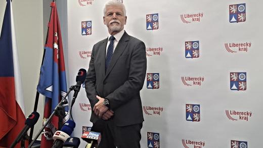 Prezident Petr Pavel na tiskové konferenci v budově Krajského úřadu Libereckého kraje