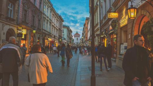 Lidé, ulice, město