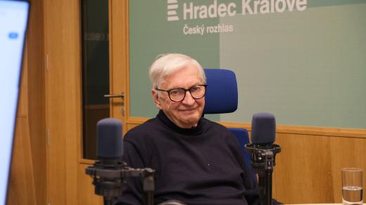 Zdeněk Zadák ve studiu Českého rozhlasu Hradec Králové