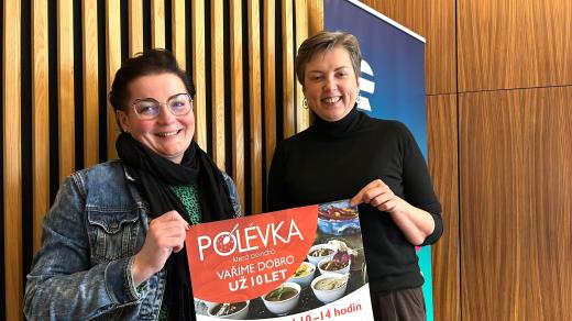 Petra Jamrichová a Lenka Želivská, organizátorky dobročinné akce Polévka, která pomáhá, v Táboře