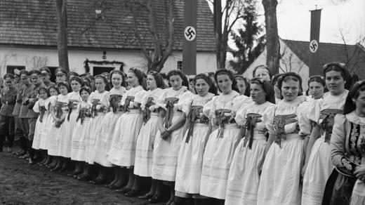 Otevření 1. německého ženského tábora RAD pracovní služby v Německé Vyskytné u Jihlavy (7. 5. 1940)