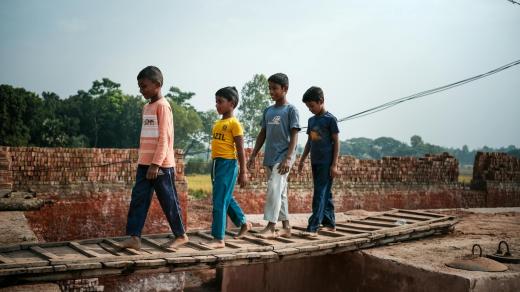 Děti, Adopce na dálku