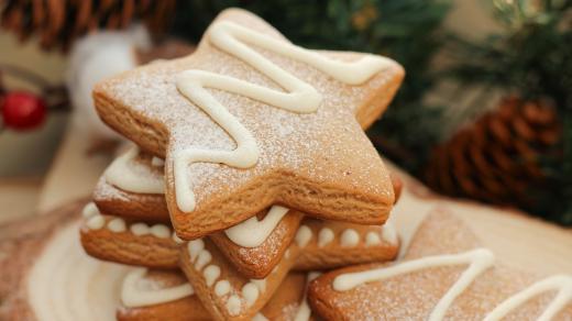 Hladká bílková poleva na perníčky? Důkladně prosít cukr je nutnost