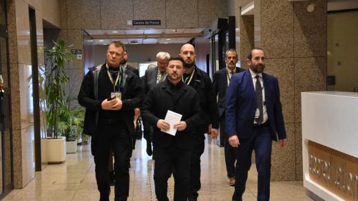Tisková konference ukrajinského prezidenta Volodymyra Zelenského v Bruselu