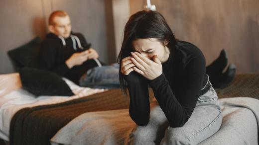 Muži mají stejně silné emoce jako ženy. Jen je nedávají tolik najevo