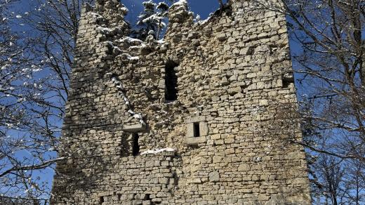 Hrad Kunžvart je druhým nejvýše položeným hradem v Česku