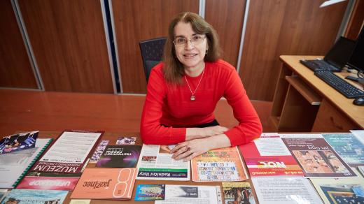 Alena Křivská v kanceláři  na Staré radnici na Krakonošově náměstí v Trutnově