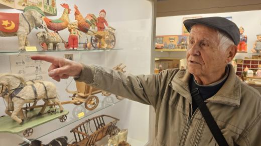 Jiří Fiala větší část svého života sbírá staré hračky