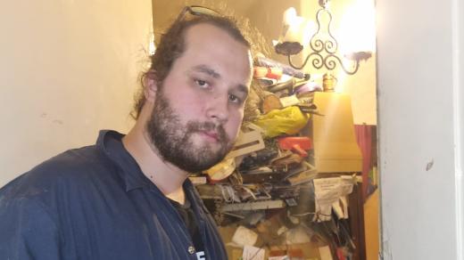 Martin Mojžíř Ondruš, zakladatel iniciativy Břečťan, která lidem s chronickým hromaděním bezplatně pomáhá vyklízet byty
