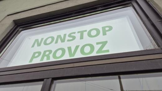 Systém lékařských pohotovostí čeká změna. Léky po půlnoci už možná neseženete.