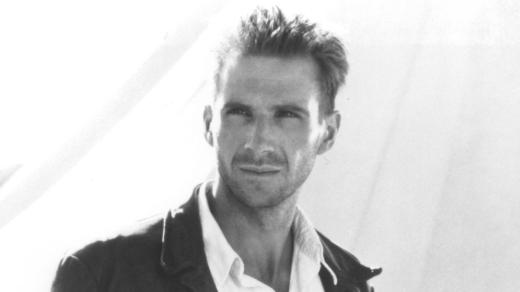 Ralph Fiennes ve filmu Anglický pacient (1996)