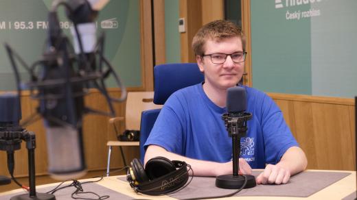 Petr Vurm ve studiu Českého rozhlasu Hradec Králové