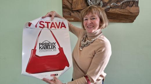 Sbírka dámských kabelek paní Zuzany Ilinčevové je dnes tak hodnotná, že je často vystavována