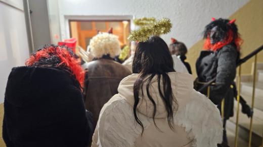 Celkem osm čertů, čtyři andělé a Mikuláš obešli 11 rodin