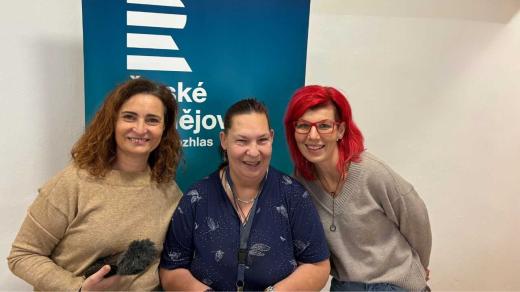 Redaktorky Českého rozhlasu České Budějovice s Ježíškovým vnoučetem Jindřiškou Dolákovou