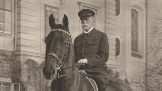 Tomáš Garrigue Masaryk na koni u zámku v Lánech v roce 1930