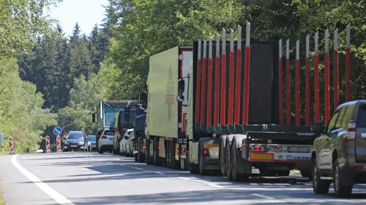 V Pravíkově se zatím stále jezdí pouze jedním jízdním pruhem