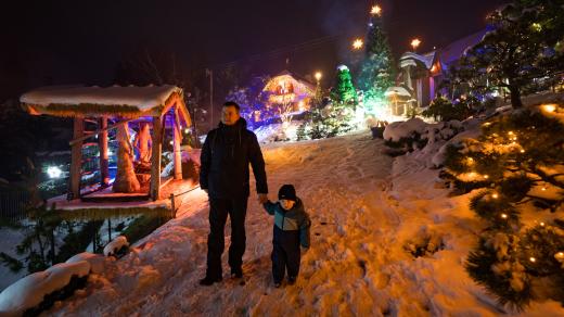 Vánoční osvětlení v obci Kladruby u Libice