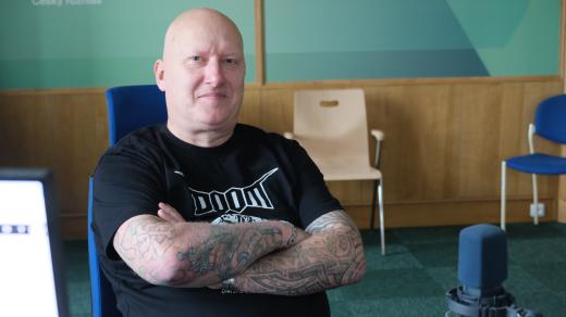 Luděk Horák ve studiu Českého rozhlasu Hradec Králové