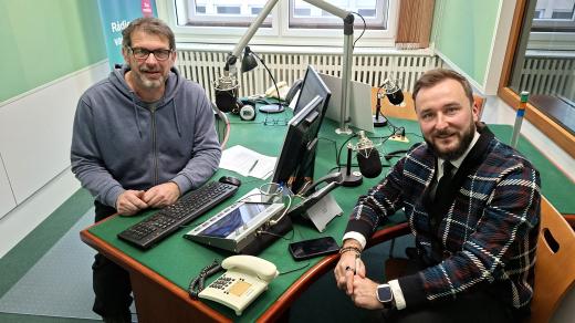 Moderátor Filip Černý (vlevo) a poslanec Ondřej Babka