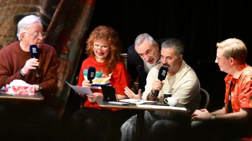 Jiří Lábus, Jaroslava Kretschmerová, Petr Vacek, Martin Dejdar a Aleš Cibulka v Toboganu z Ypsilonky