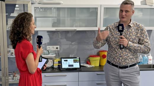 Ondřej Volný a moderátorka Pavla Hubálková