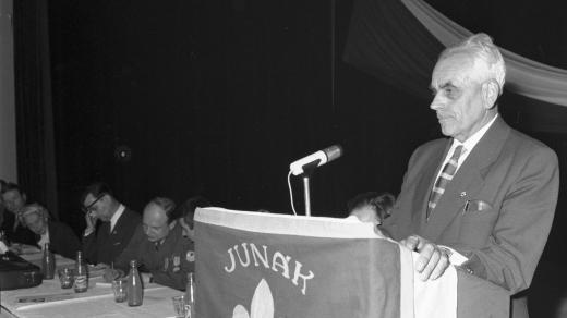 Rudolf Plajner na schůzi činovníků Junáka v březnu 1968
