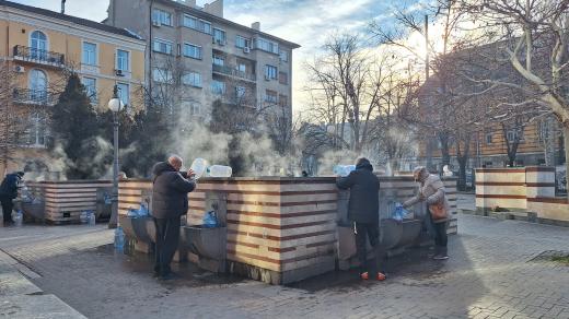 Minerální prameny vyvěrají v centru bulharské Sofie na řadě míst. Načepovat si je může každý