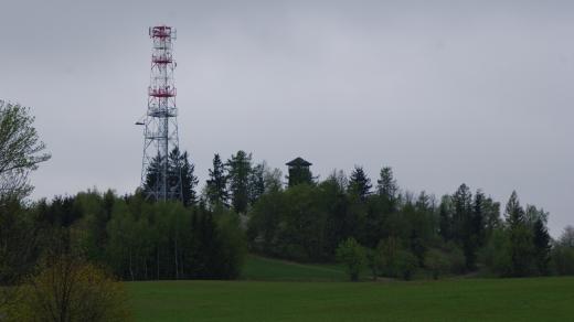 Dnes je větší dominantou Lázku vysílač