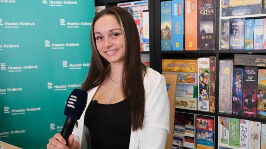 Kateřina Pávová v rozhlasové kavárně