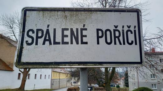 Město Spálené Poříčí leží zhruba 25 kilometrů od Plzně