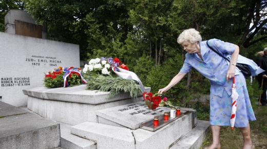 Hrob prezidenta Emila Háchy na Vinohradském hřbitově