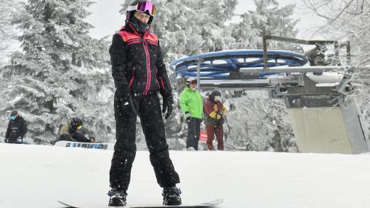 Na Špičáku jsou ideální podmínky, o víkendu sem zavítá až tisíc milovníků zimních sportů