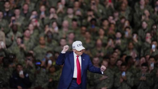 „Vojáci mi řekli, že žádná jiná země na světě není schopna provést takový manévr,“ řekl Trump po sesazení Madura.