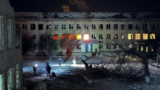 Ruské drony a raketové útoky zasáhly v pondělí ukrajinský Charkov