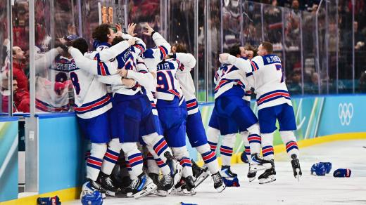 Američané porazili Kanadu v prodloužení a stali se olympijskými vítězi