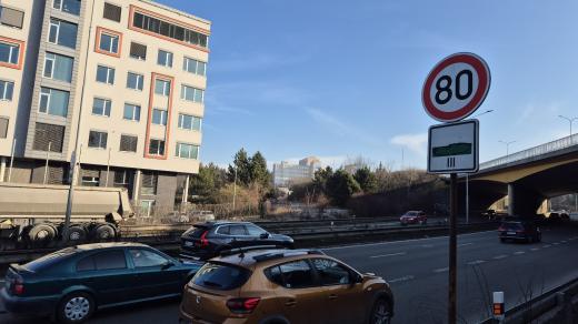 Pro řidiče se tím prakticky nic nemění. Tam kde nejsou správné značky, ale mohou se svými auty stát