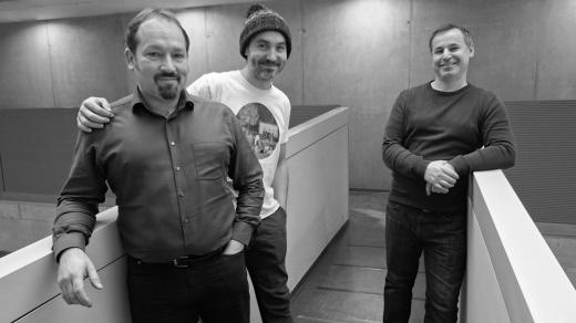 Matěj Kratochvíl, Petr Nuska a Zdeněk Vejvoda z Písňovny v ArtCafé